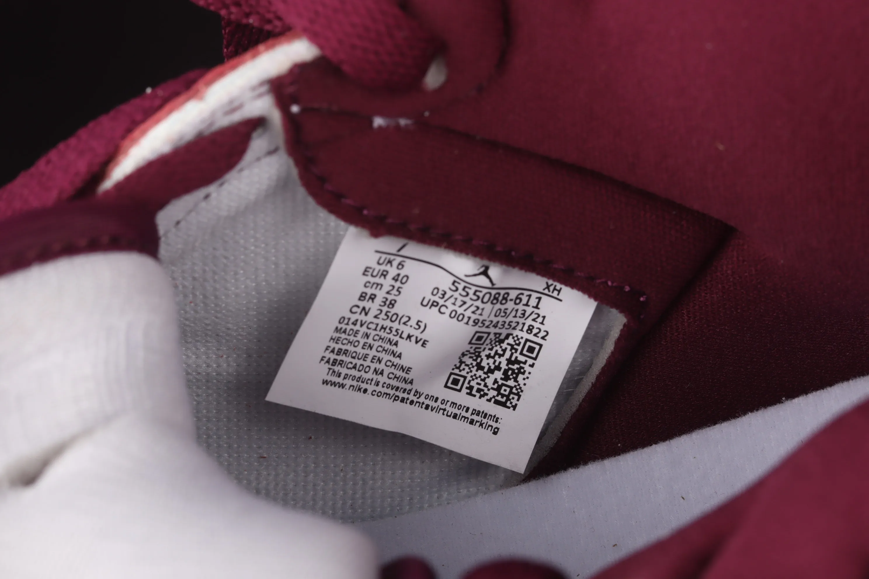 All categories Air Jordan Jordan series basketball shoes Air Jordan 1 High pure original version Air Jordan 1 Retro High OG "Bordeaux" AJ1 Joe 1 Bordeaux burgundy high-top basketball shoes 555088-611